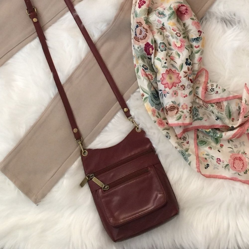 HOBO CROSS BODY PURSE Brown Fits Big I-phone